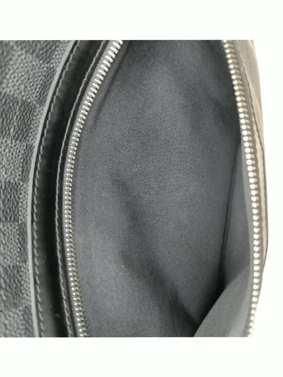Authentic Louis Vuitton Daniel MM Damier Graphite Crossbody Bag - Picture 15 of 16